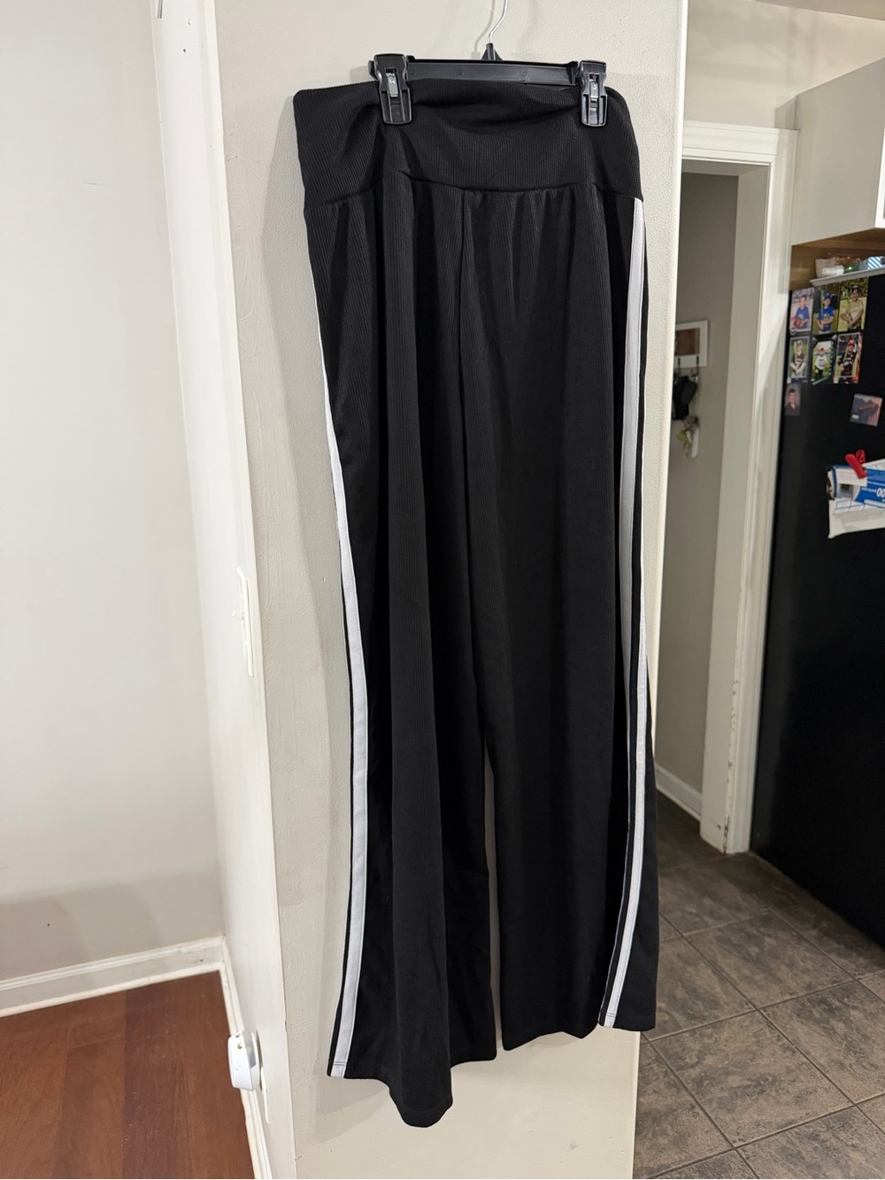 Halara Wide-Leg Black Pants with White Side Stripe